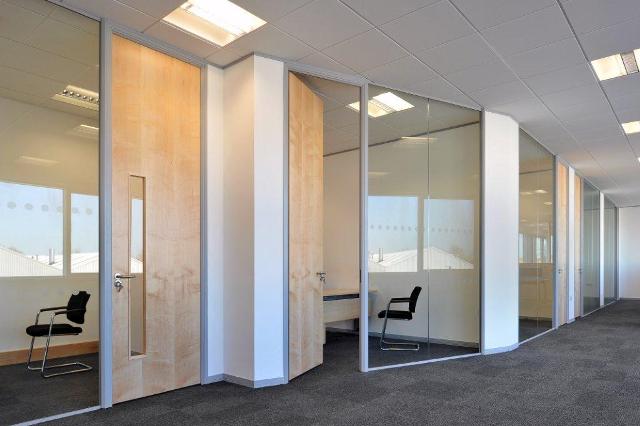 SAS Direct supplies fully glazed partitioning for Selig